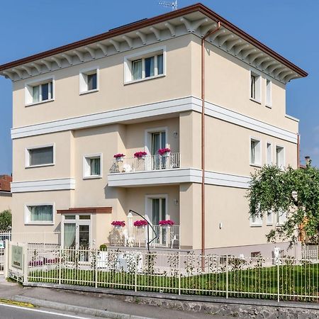 Villa Luisa Rooms And Breakfast Песк'єра-дель-Гарда Екстер'єр фото